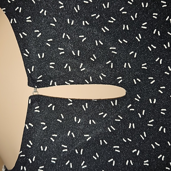 Vintage | Black & White Lace Detail House Dress | See Measurements - Picture 7 of 10